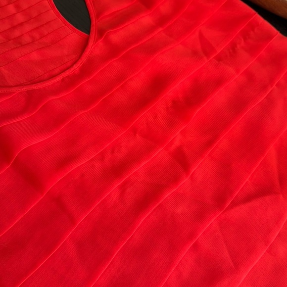 Z Central Park West Women’s Medium Vibrant Red Layered Tank Top - Picture 6 of 6